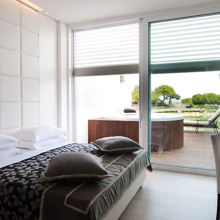 호텔 Villaggio La Pescaccia 2*