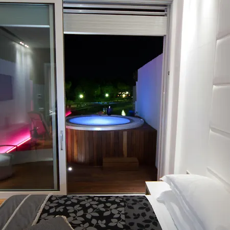호텔 Villaggio La Pescaccia 2*