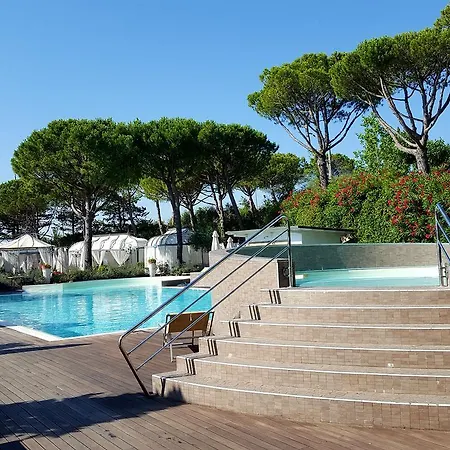 Villaggio La Pescaccia 호텔