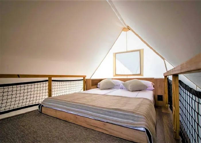 Hotel Villaggio La Pescaccia 2*