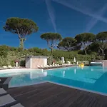 Szálloda Villaggio La Pescaccia 2*