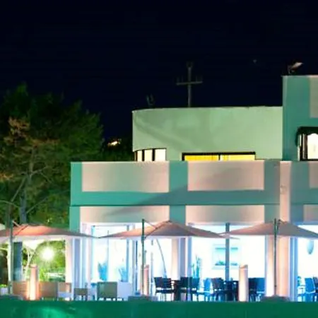 Otel Villaggio La Pescaccia 2*