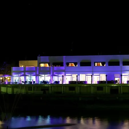 Hotel Villaggio La Pescaccia 2*