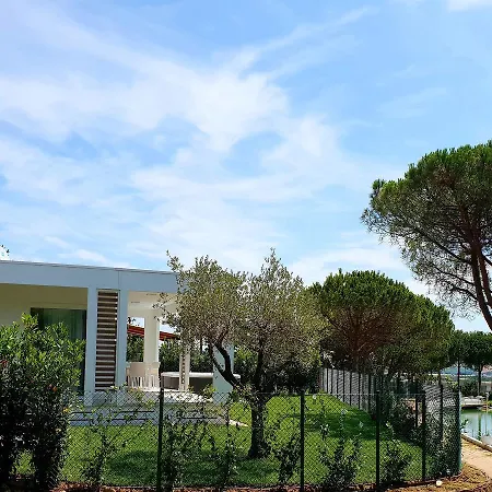 Villaggio La Pescaccia 2*