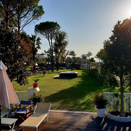Szálloda Villaggio La Pescaccia 2*