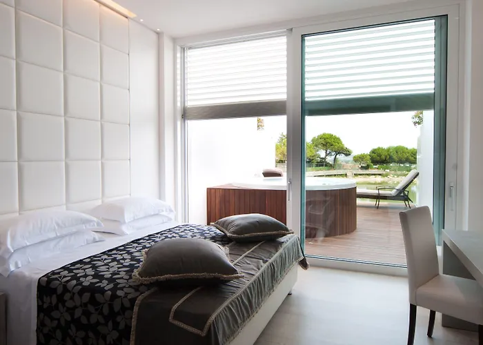 호텔 Villaggio La Pescaccia 2*