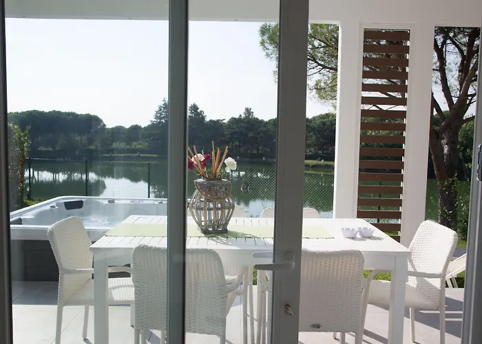 Villaggio La Pescaccia 호텔