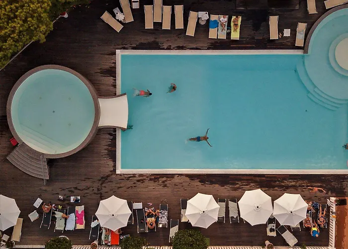 호텔 Villaggio La Pescaccia 2*