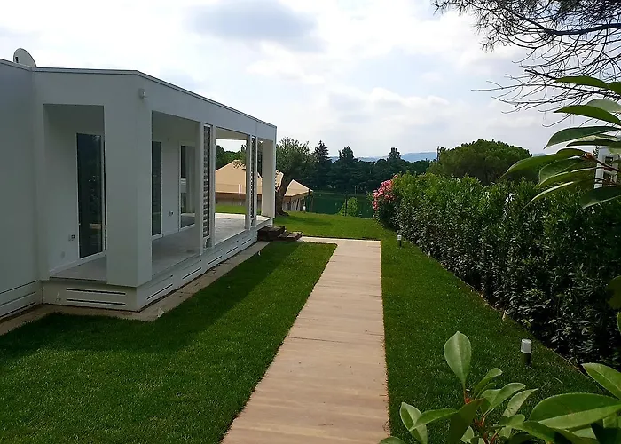 호텔 Villaggio La Pescaccia 2*